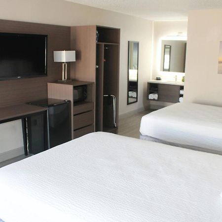 Angel Inn Near Imax, A Travelodge By Wyndham Branson Exteriör bild