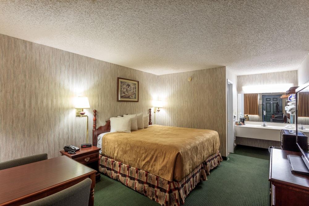Angel Inn Near Imax, A Travelodge By Wyndham Branson Exteriör bild