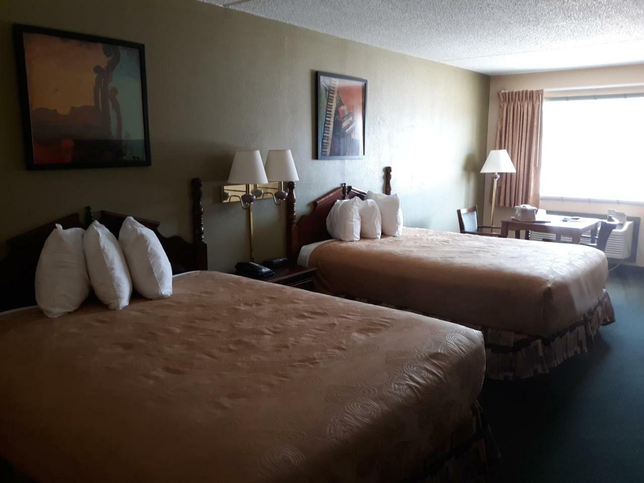 Angel Inn Near Imax, A Travelodge By Wyndham Branson Exteriör bild