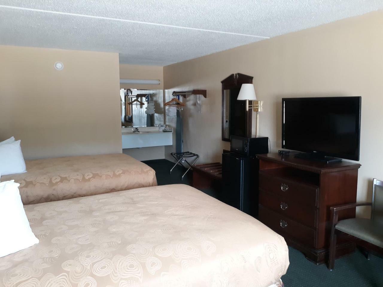Angel Inn Near Imax, A Travelodge By Wyndham Branson Exteriör bild
