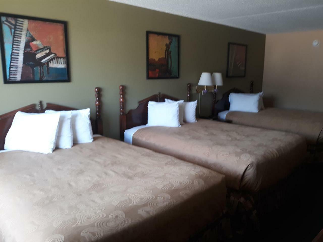 Angel Inn Near Imax, A Travelodge By Wyndham Branson Exteriör bild